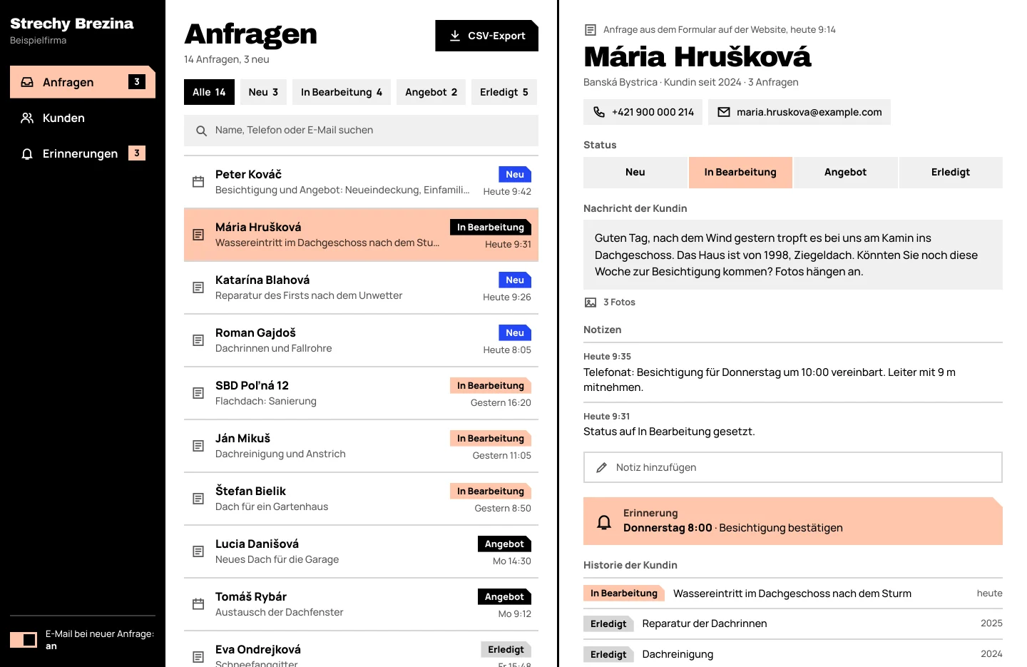 CRM-Vorschau Anfragen und Kunden für die erfundene Firma Strechy Brezina: links die Anfragenliste mit Status, rechts die Kundendetails mit Notizen, Erinnerung und Historie. Die Daten sind erfunden.